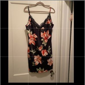 PLUS INC Silk Floral Sleeper